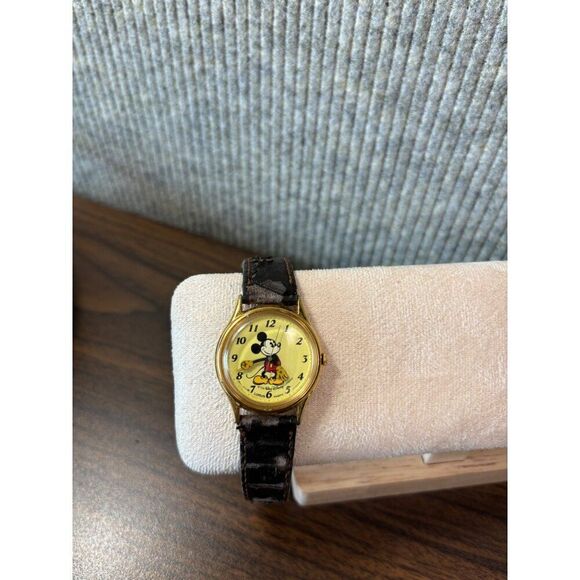 Vintage Mickey Mouse Wristwatch With Worn Leather Strap # note replacement band - Picture 3 of 6